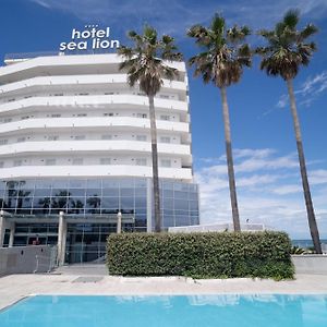 Sea Lion Hotel